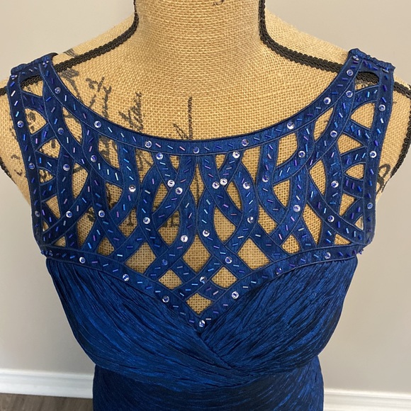 “Laura” Cocktail Dress - Picture 3 of 4